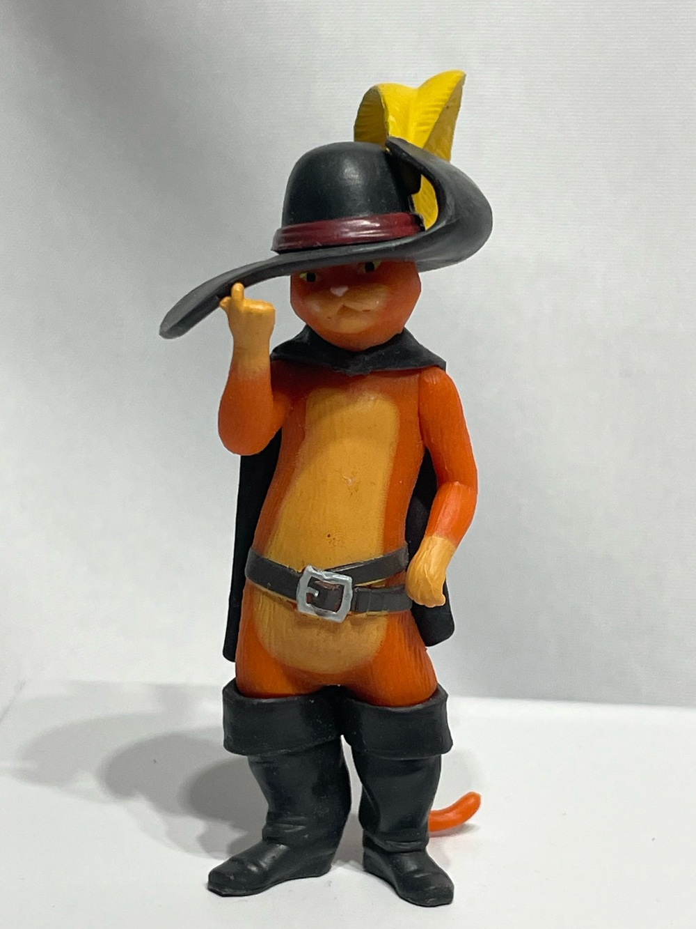 3.25” DreamWorks Puss in Boots figure Shrek Character Excellent Condition